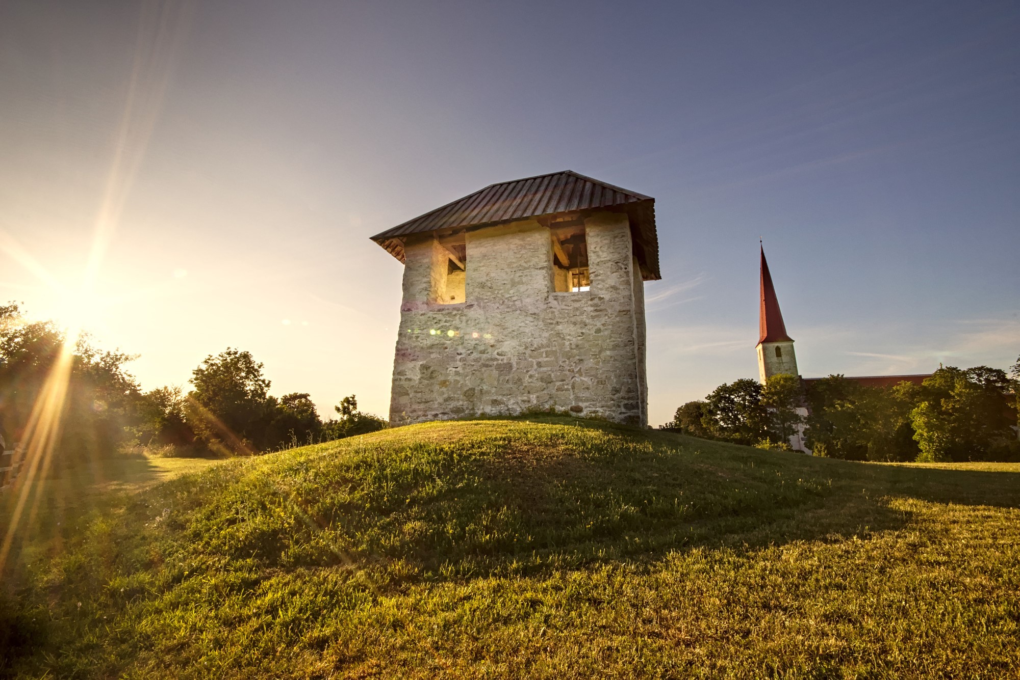 Kihelkonnas baznīca Sāremā