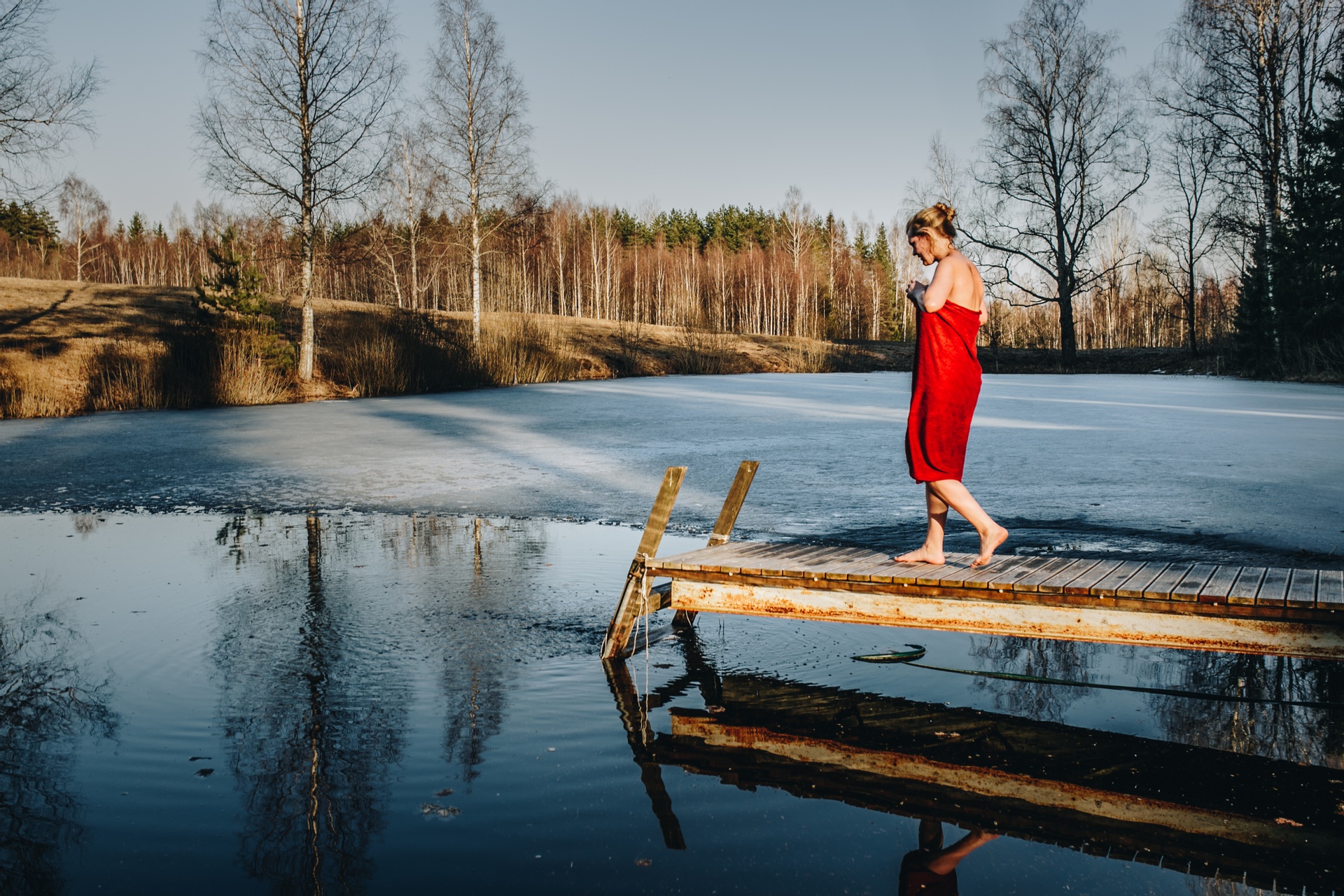 Estonian smoke sauna and winter swim