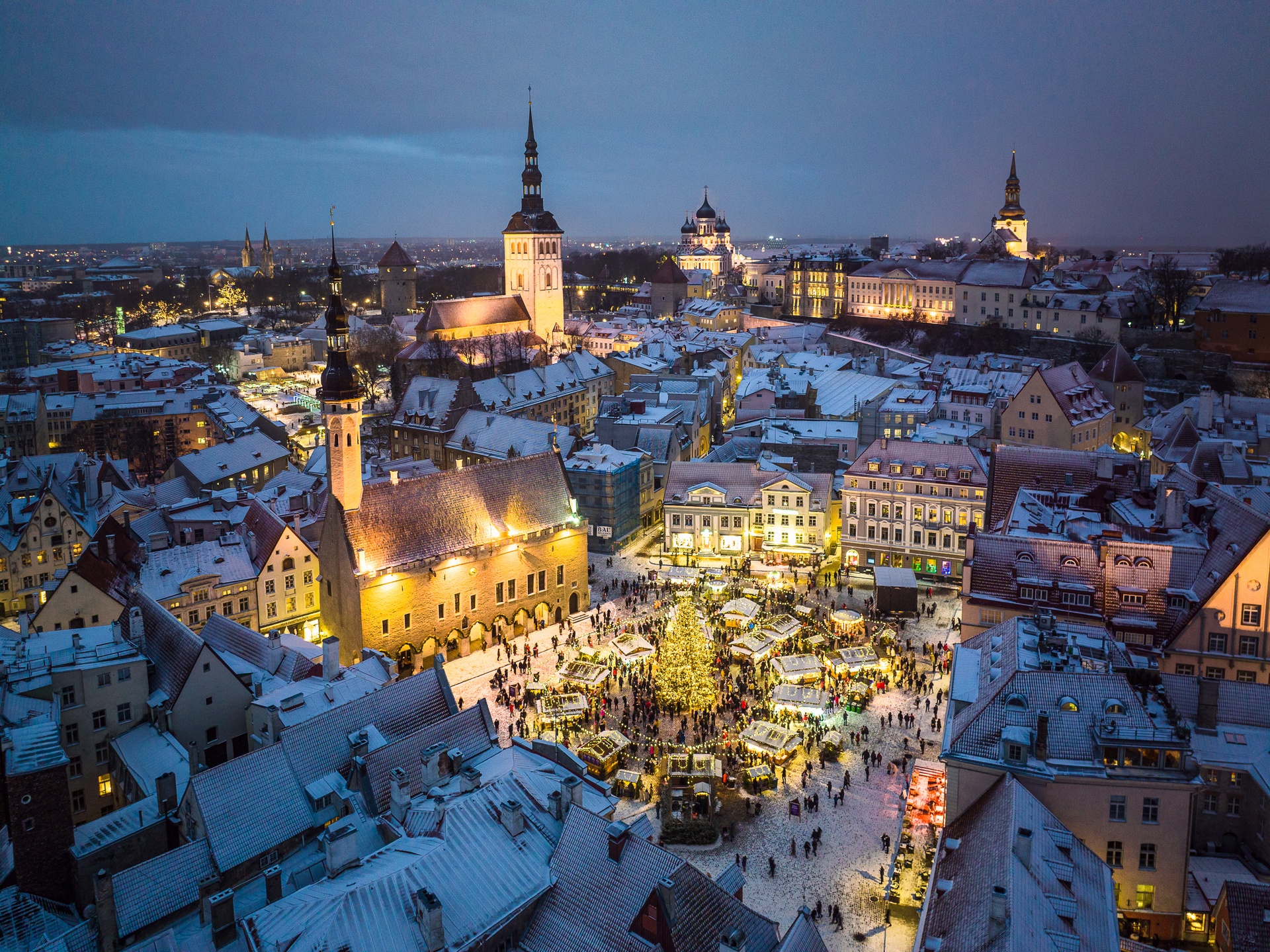 Tallinn Christmas market at night
