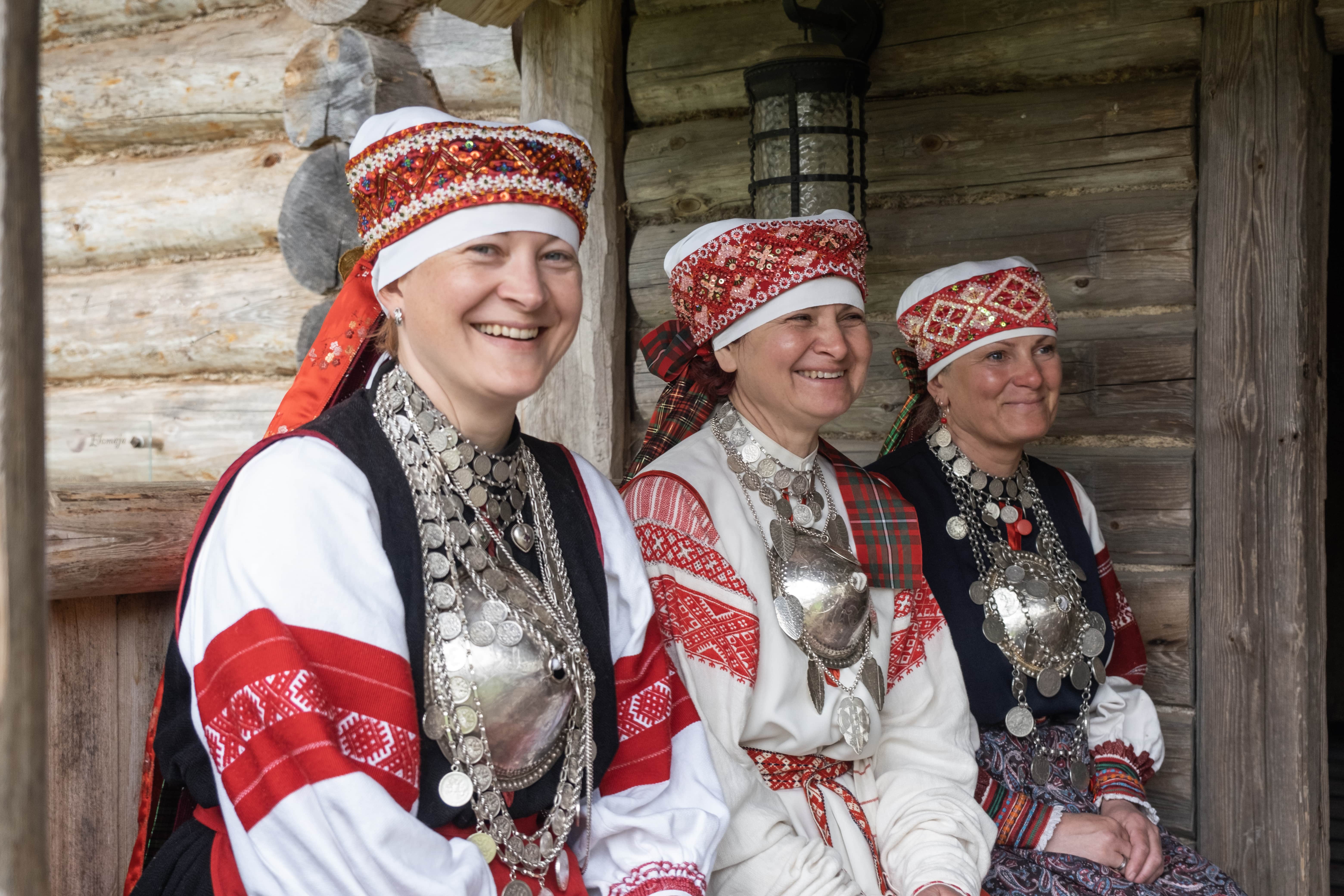 Seto women wearing traditional folk costumes