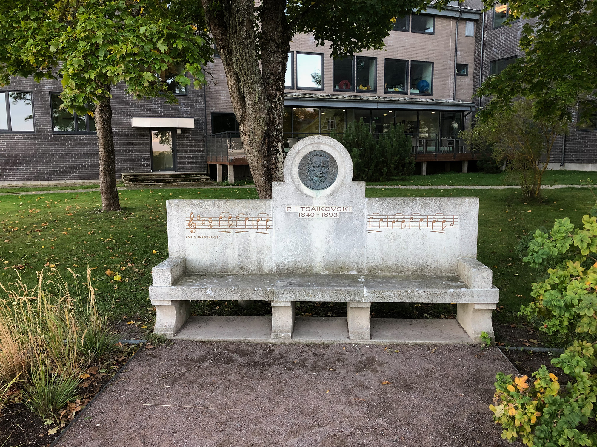 Die Tschaikowsky-Bank in Haapsalu