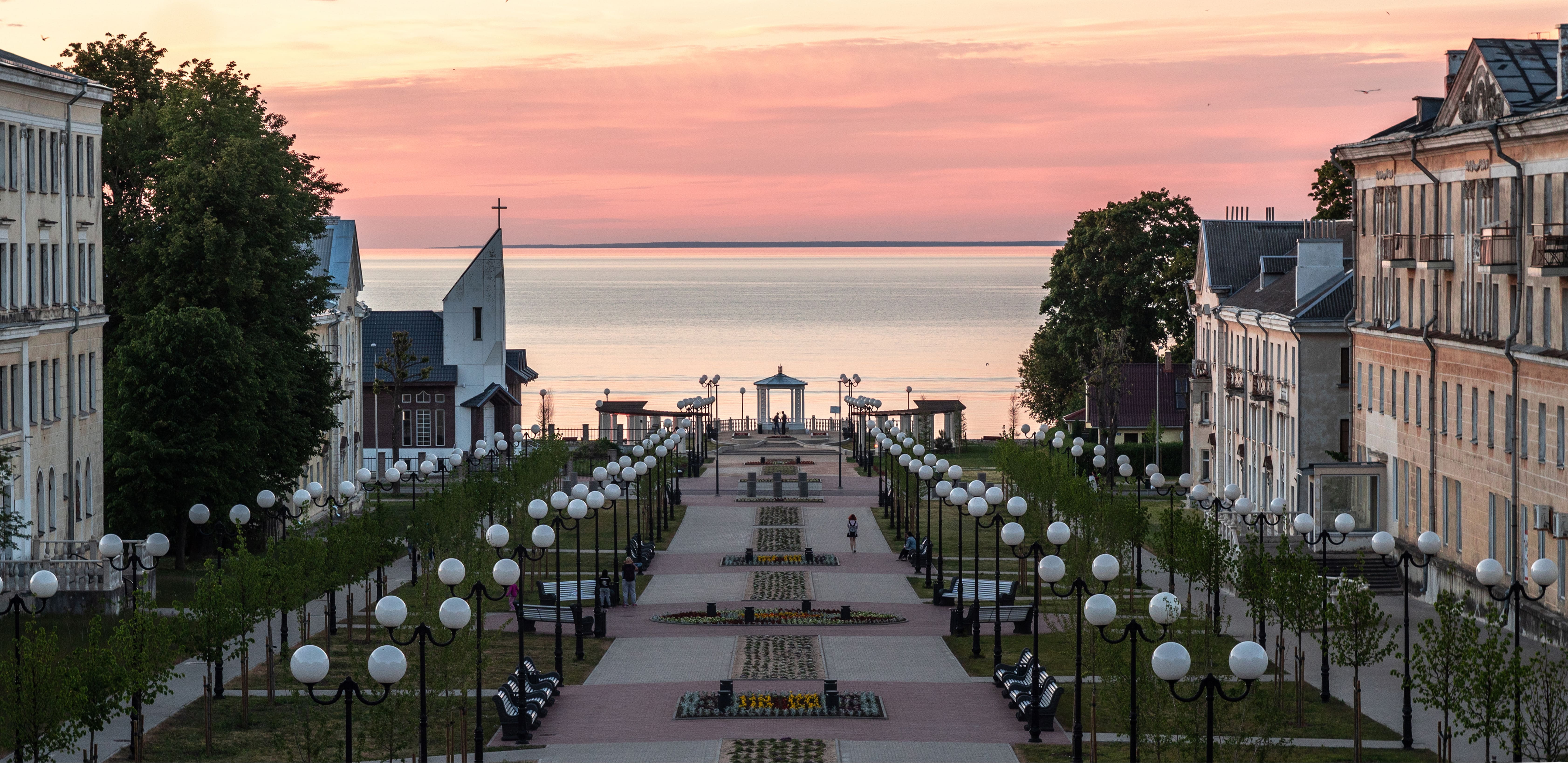 Sillamäe promenade and view over the water at sunset