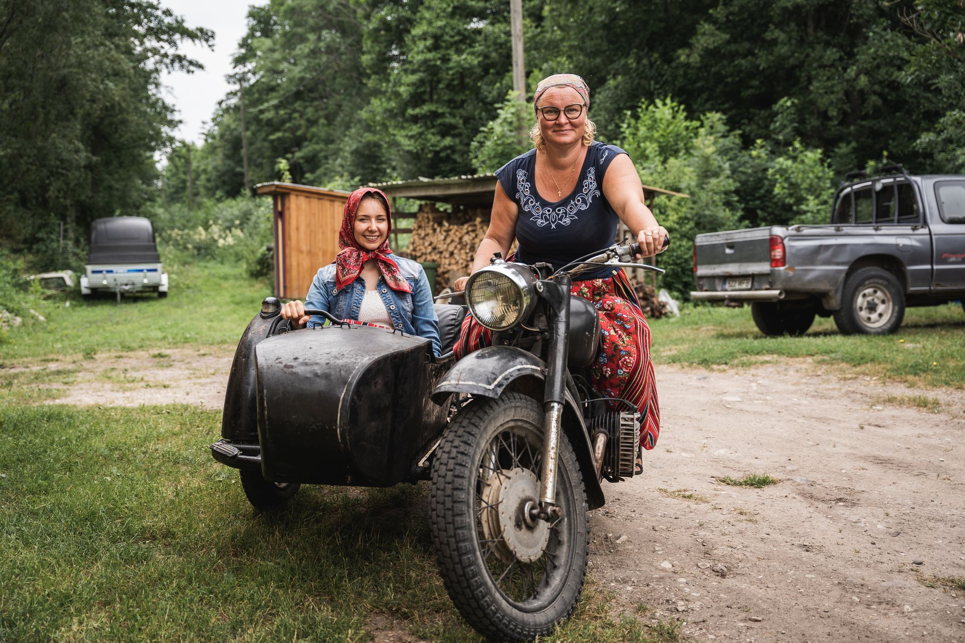 Motorrad mit Beiwagen auf der Insel Kihnu