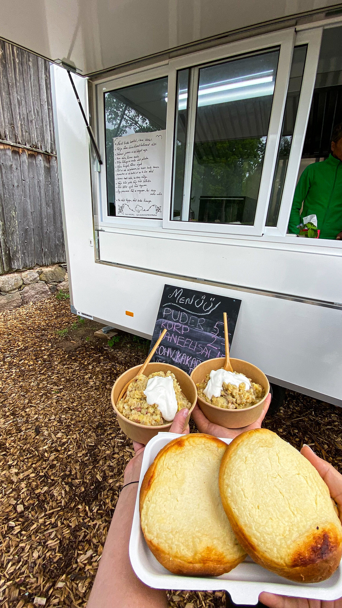 Mulgi puder and Mulgi korp from a food truck near Viljandi