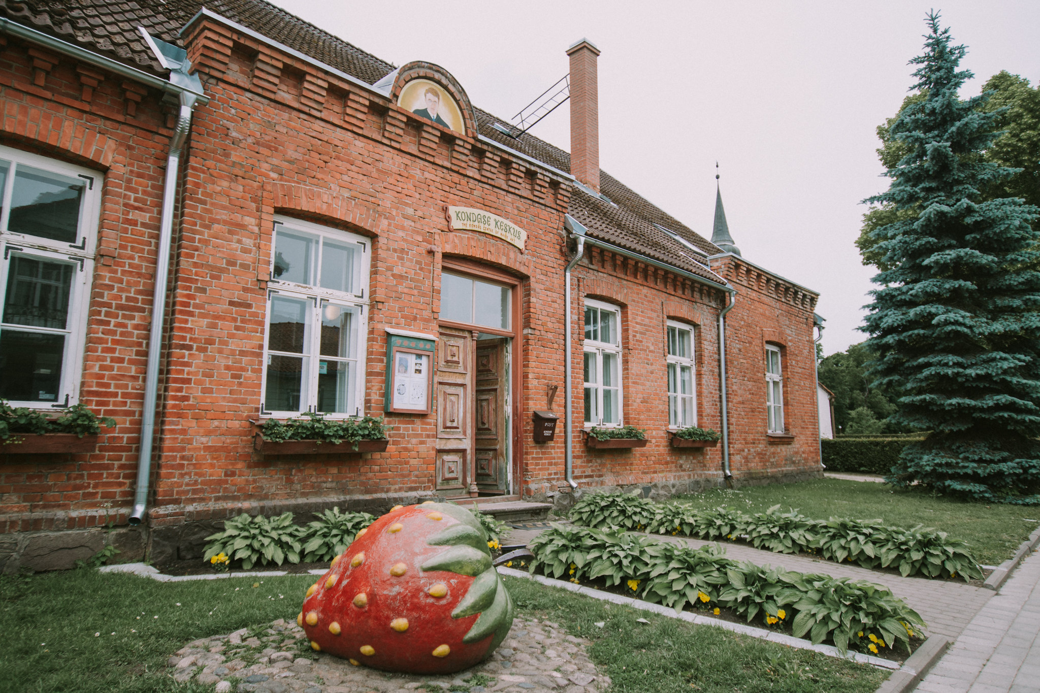 Kondas Centre for outsider art in Viljandi with strawberry