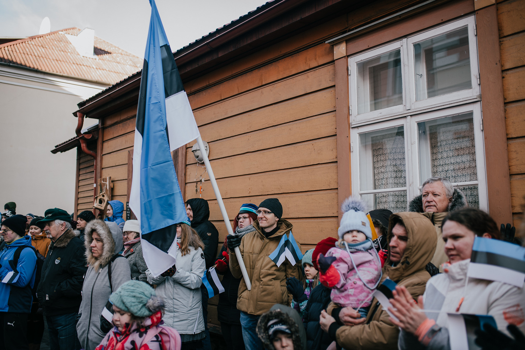 Igaunijas Neatkarības dienas svinības Vīlandes ielās