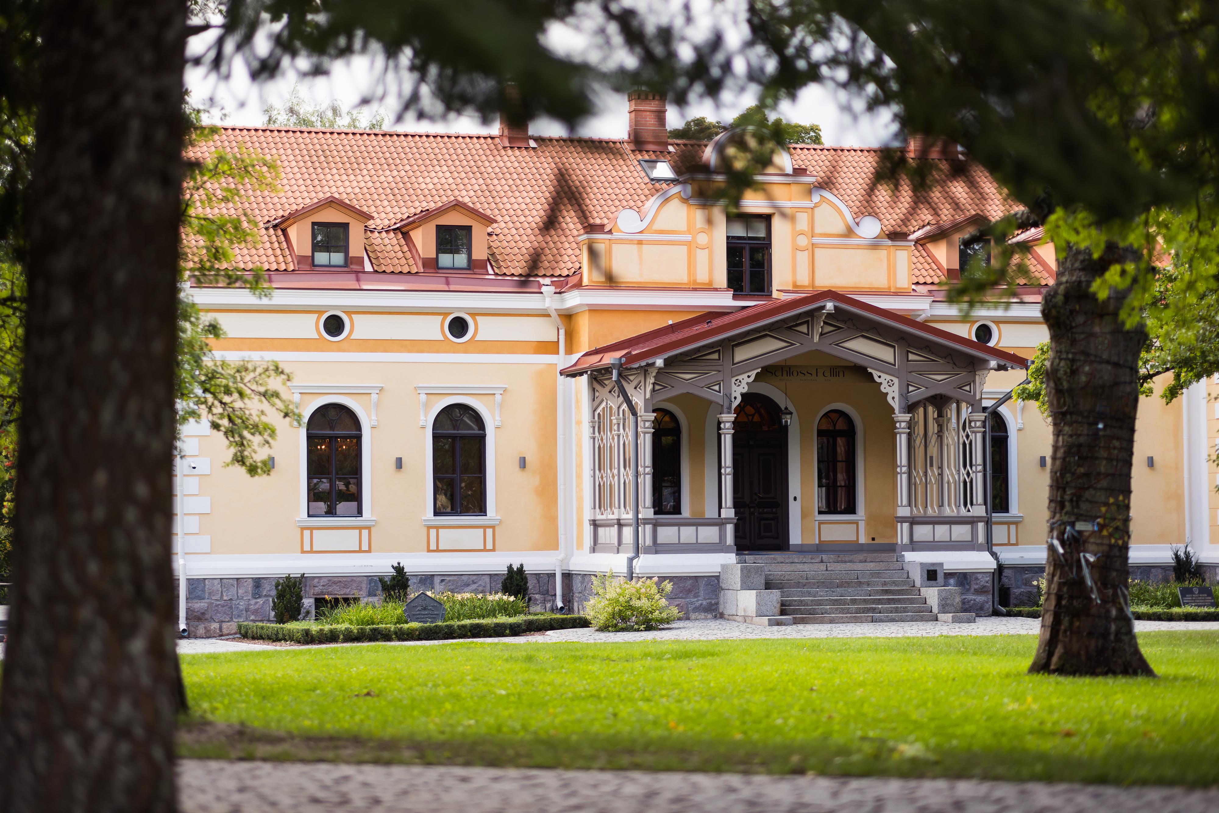 Schloss Fellin boutique hotel in Viljandi