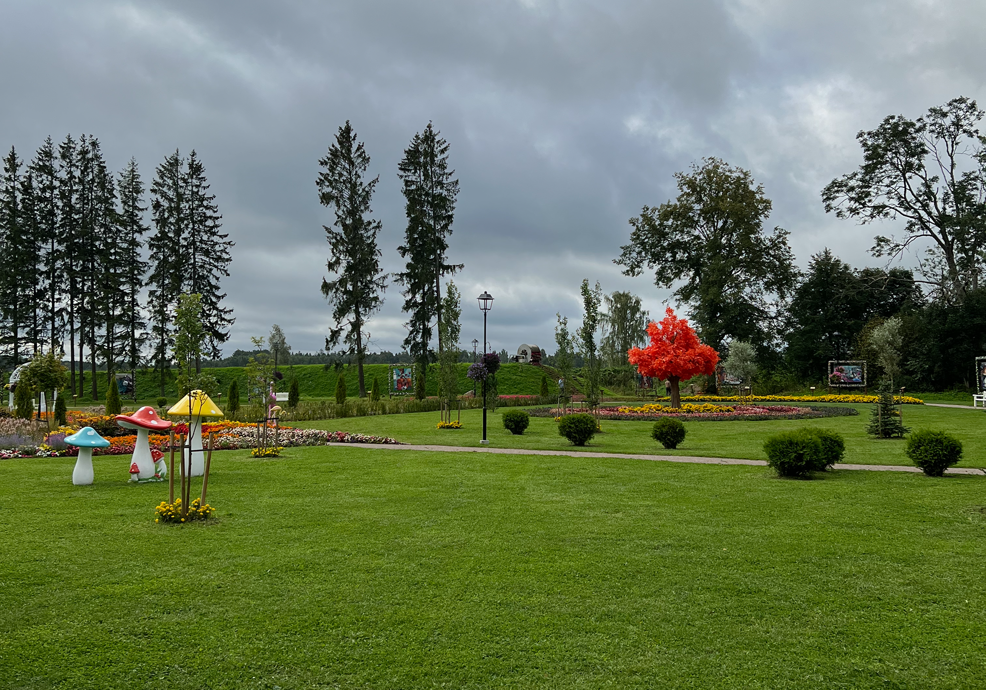 Alices Wunderland auf Schloss Wagenküll