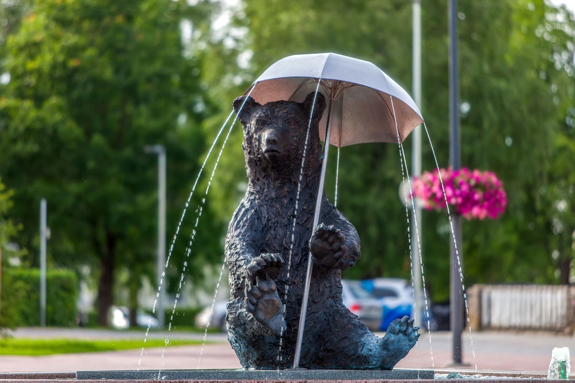 Bear statue and fountain in Otepää's Central Square