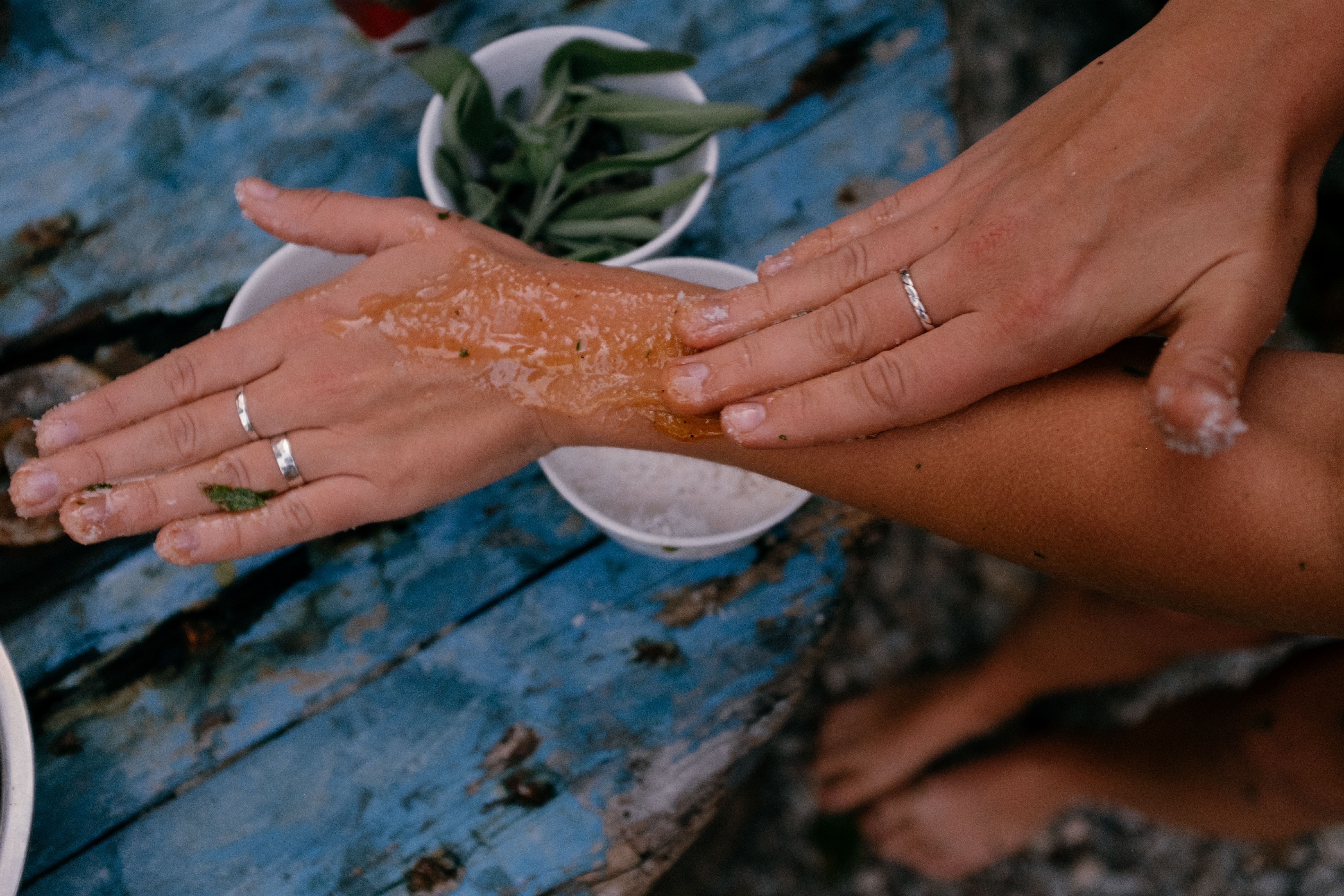 Honey salt scrub at Estonian sauna