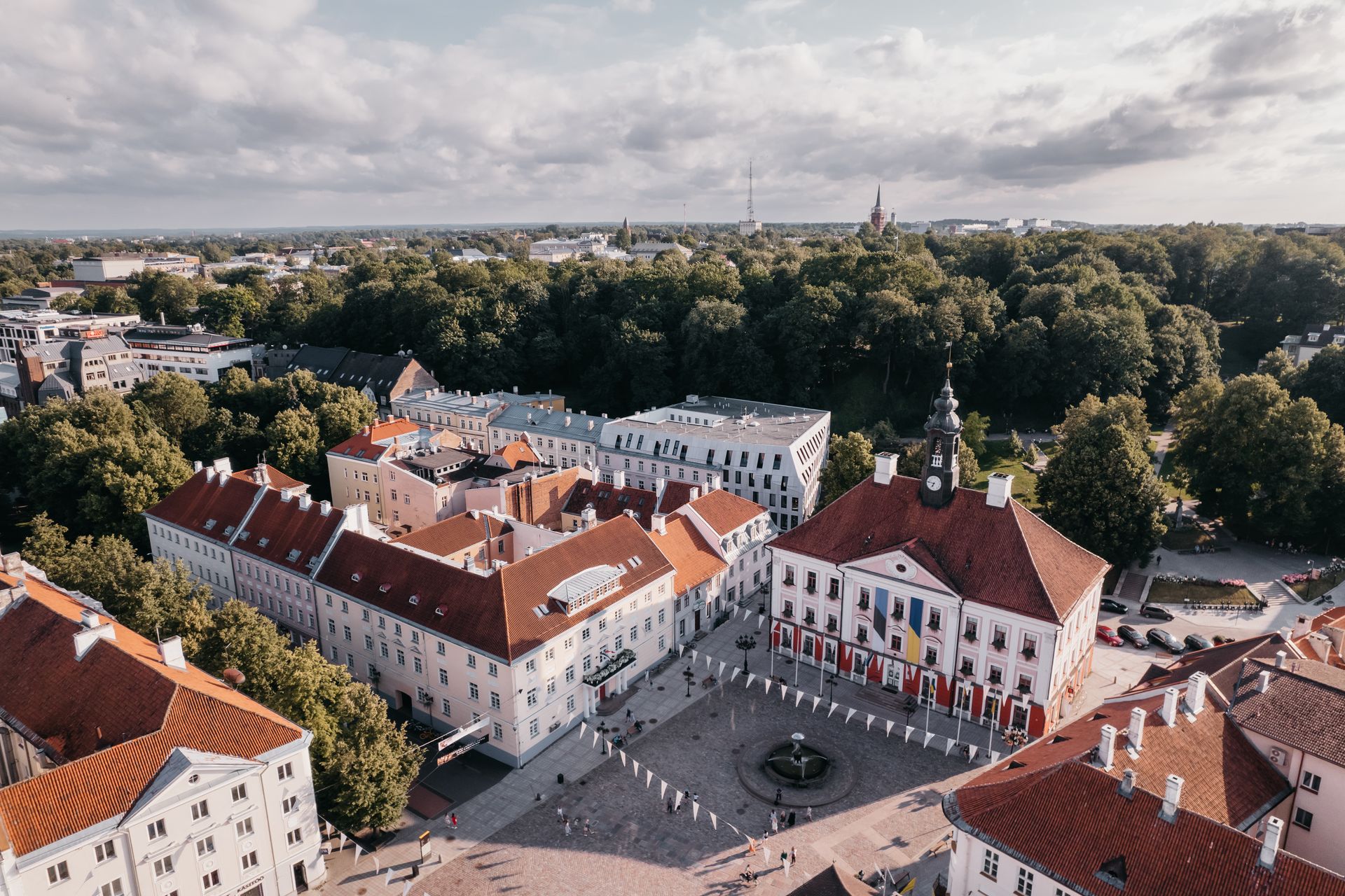 Vaade suvisele Tartu vanalinnale