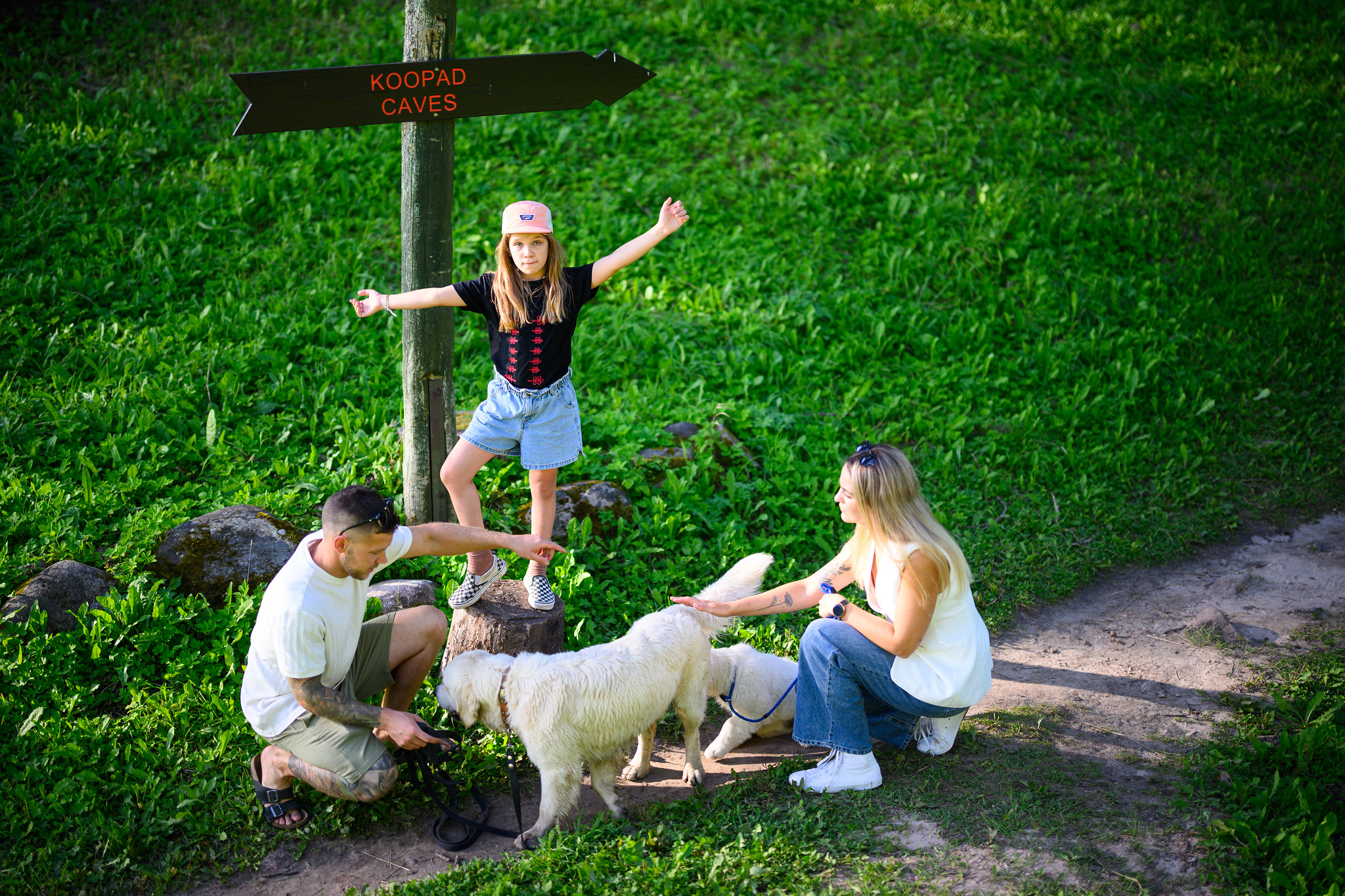 Family going to Helme Caves in Mulgimaa