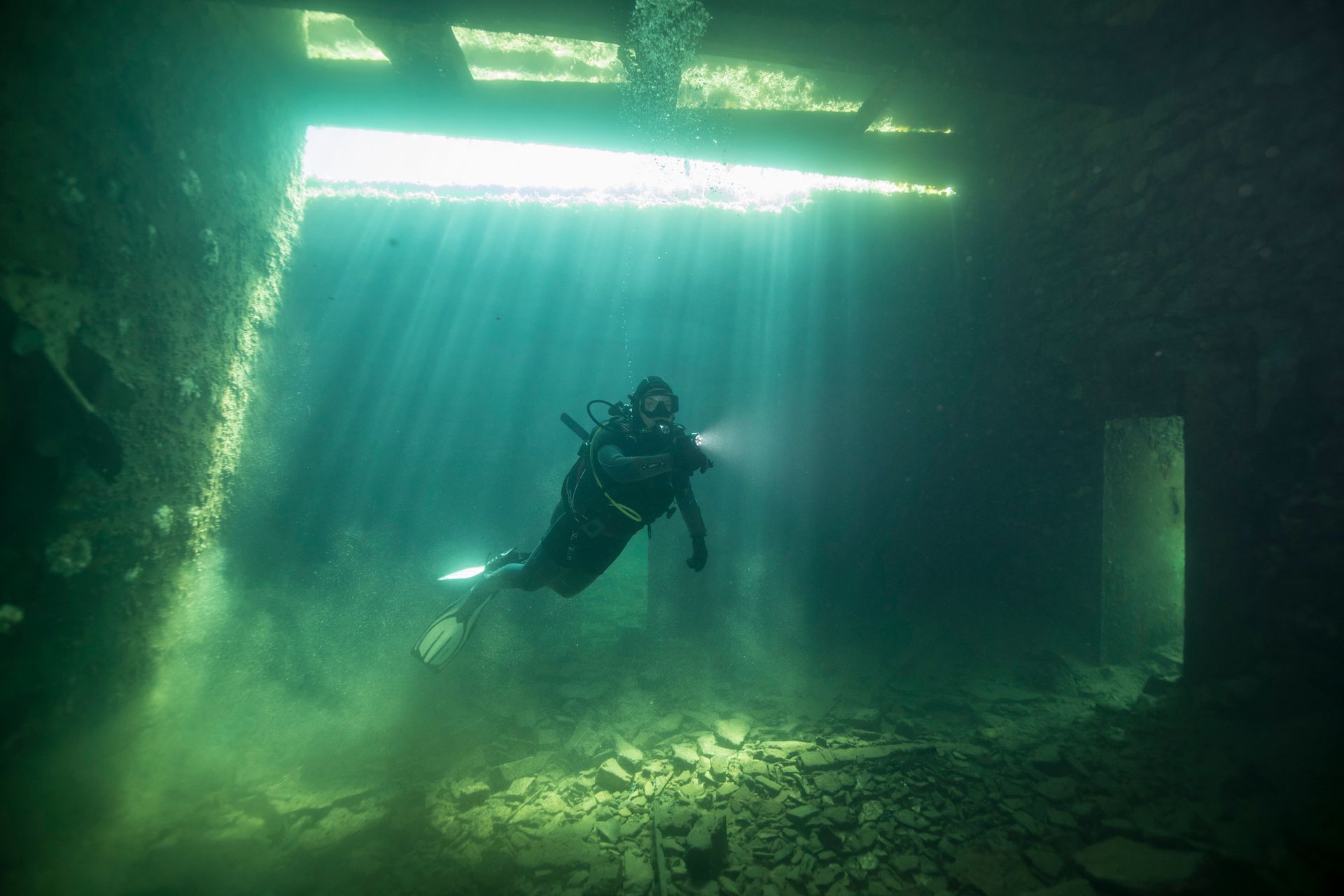 Scuba diving in Rummu Quarry