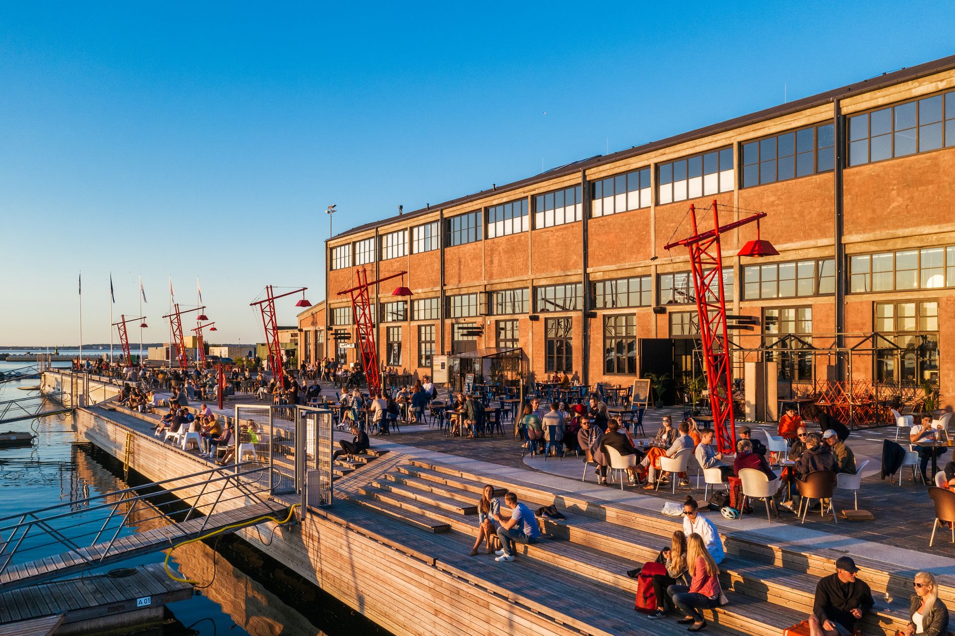 Außengastronomie am Hafen von Noblessner, Tallinn