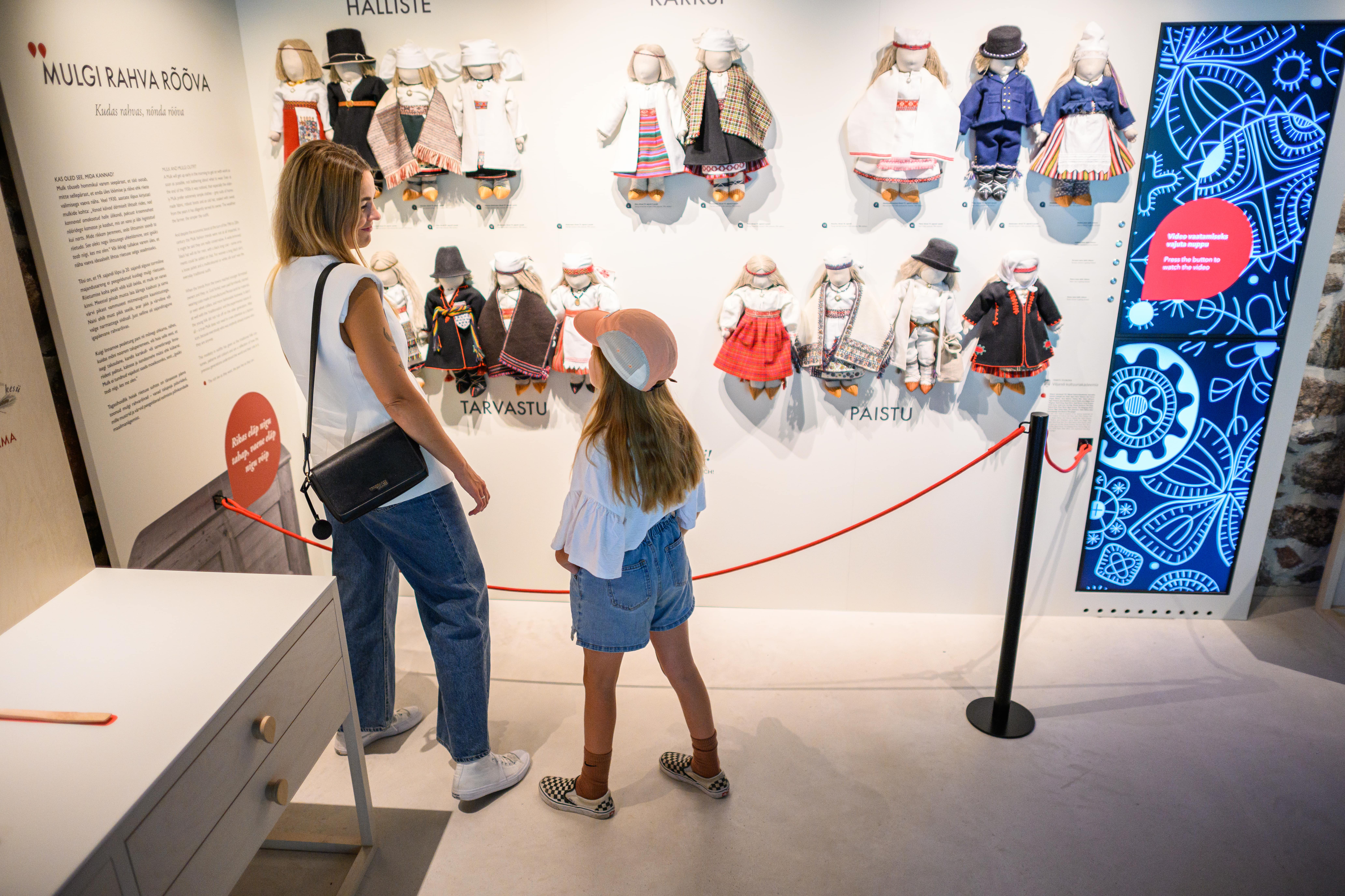 Mother and child at Mulgi Experience Center on family holiday
