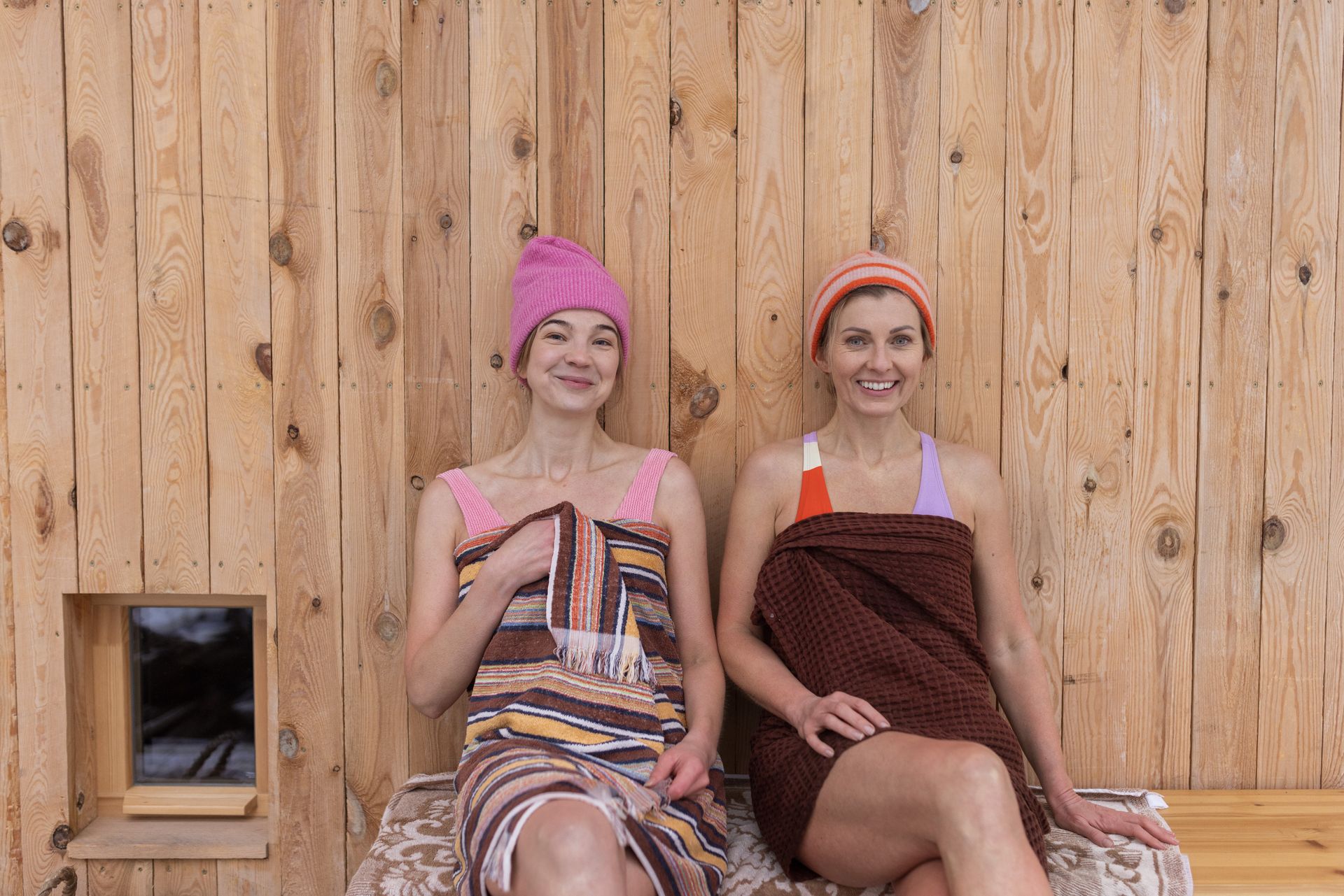 Naised saunas