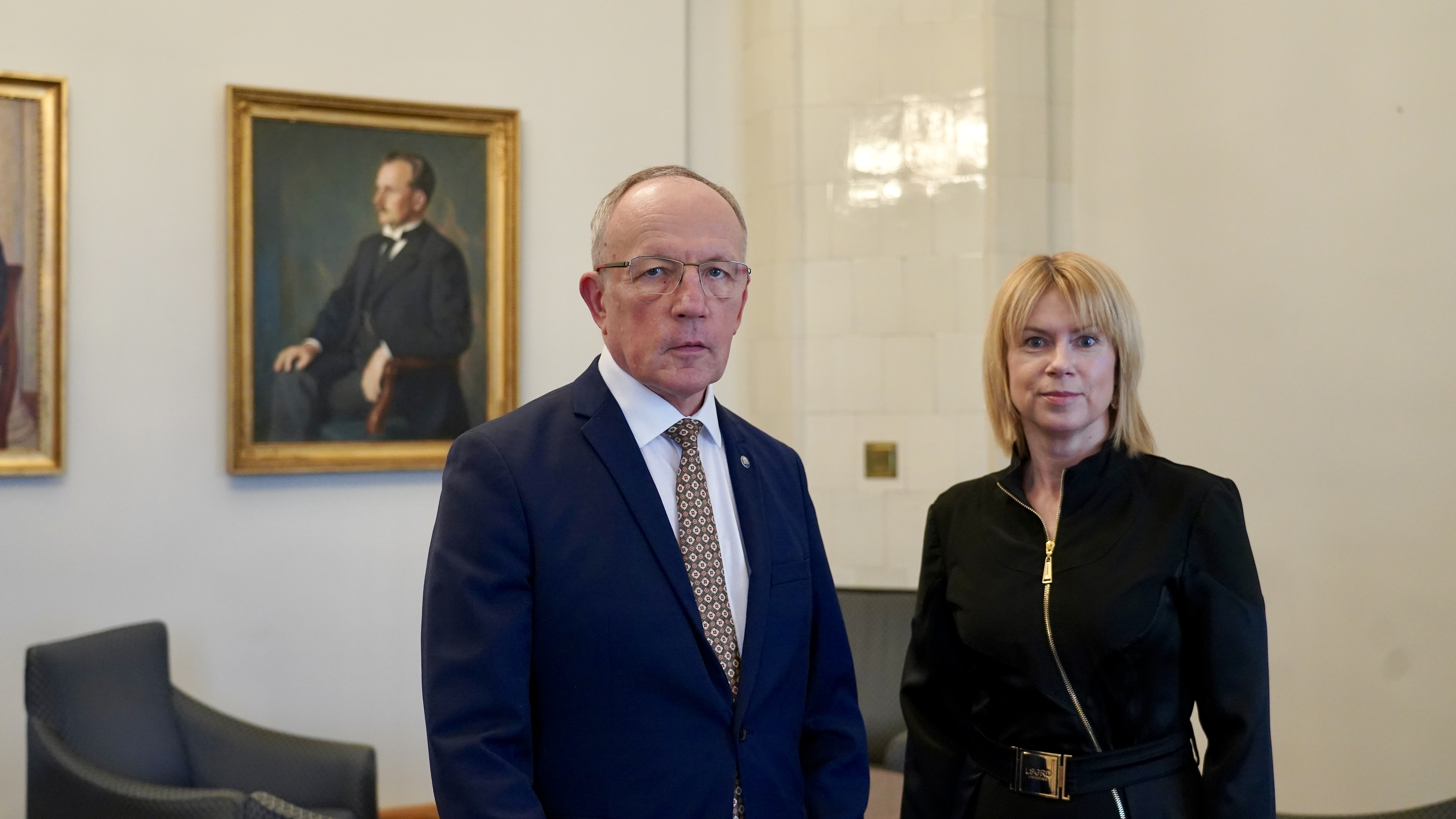 Tartu Ülikooli rektor Toomas Asser ja Värska kuurortravikeskuse juht Kairi Ustav