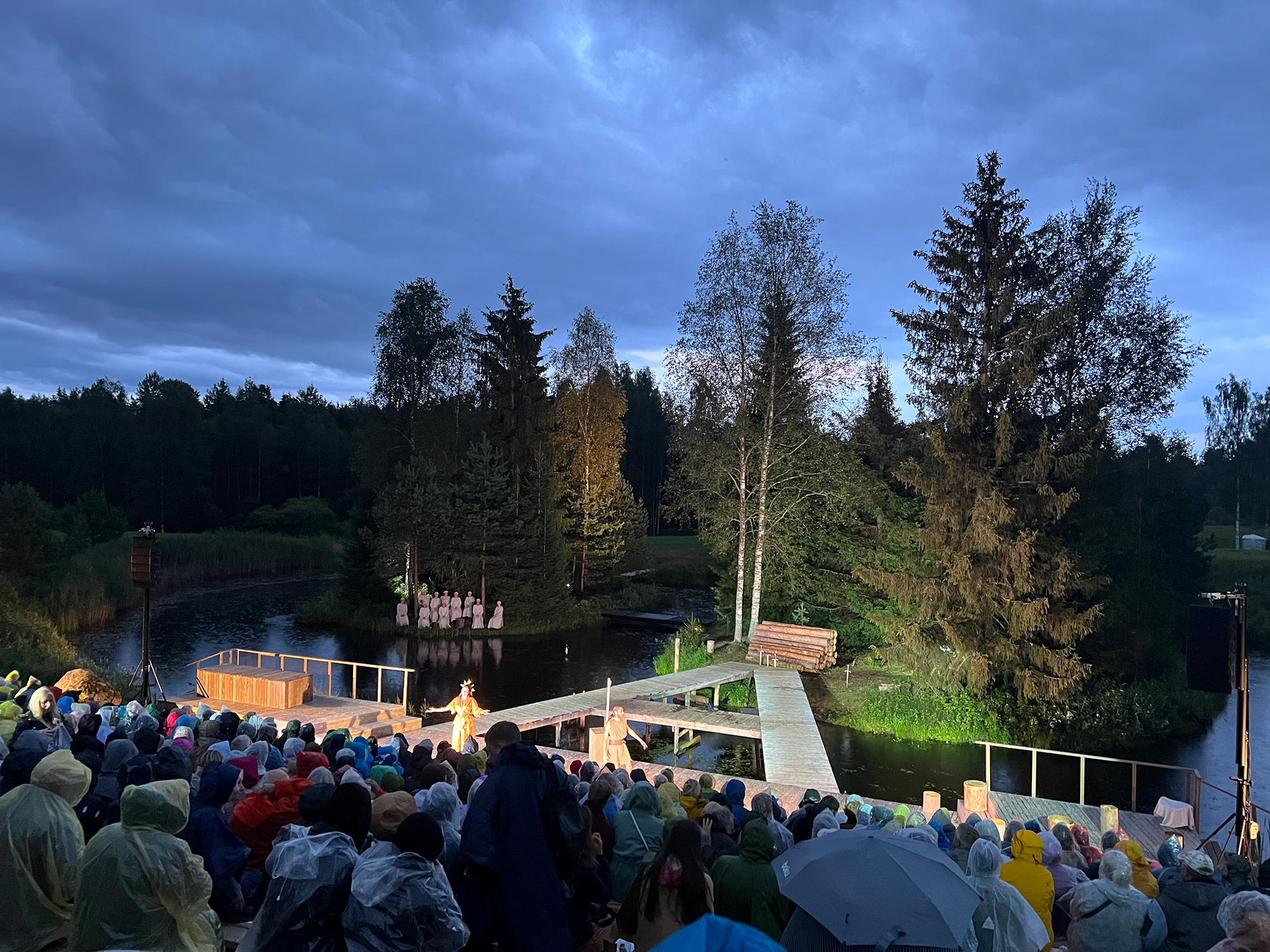 Seto Odüssei auf der Seebühne in Luhamaa