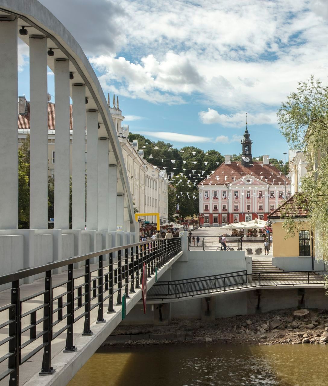 Arku tilts un Tartu pilsētas Rātslaukums 