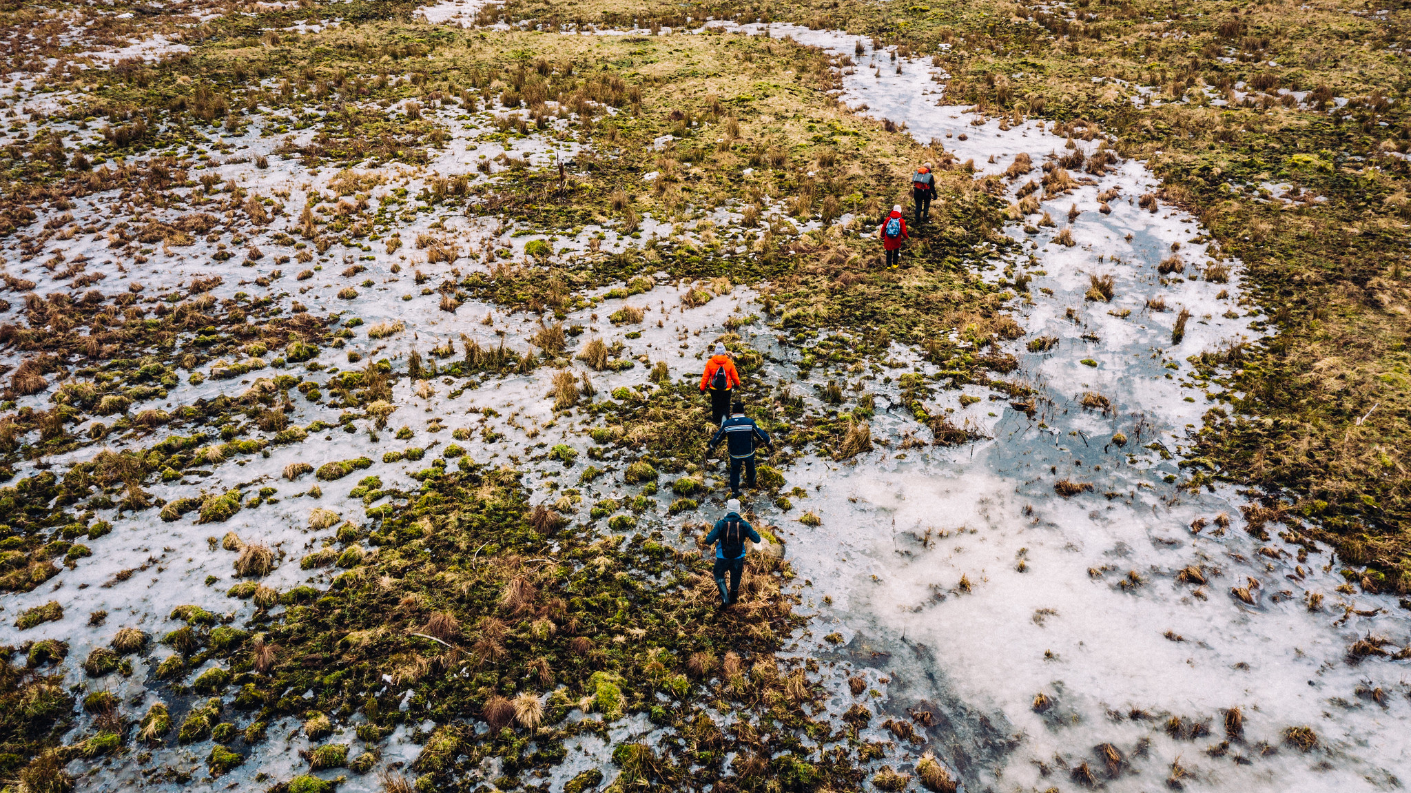 Inimesed jalutavad Soomaal