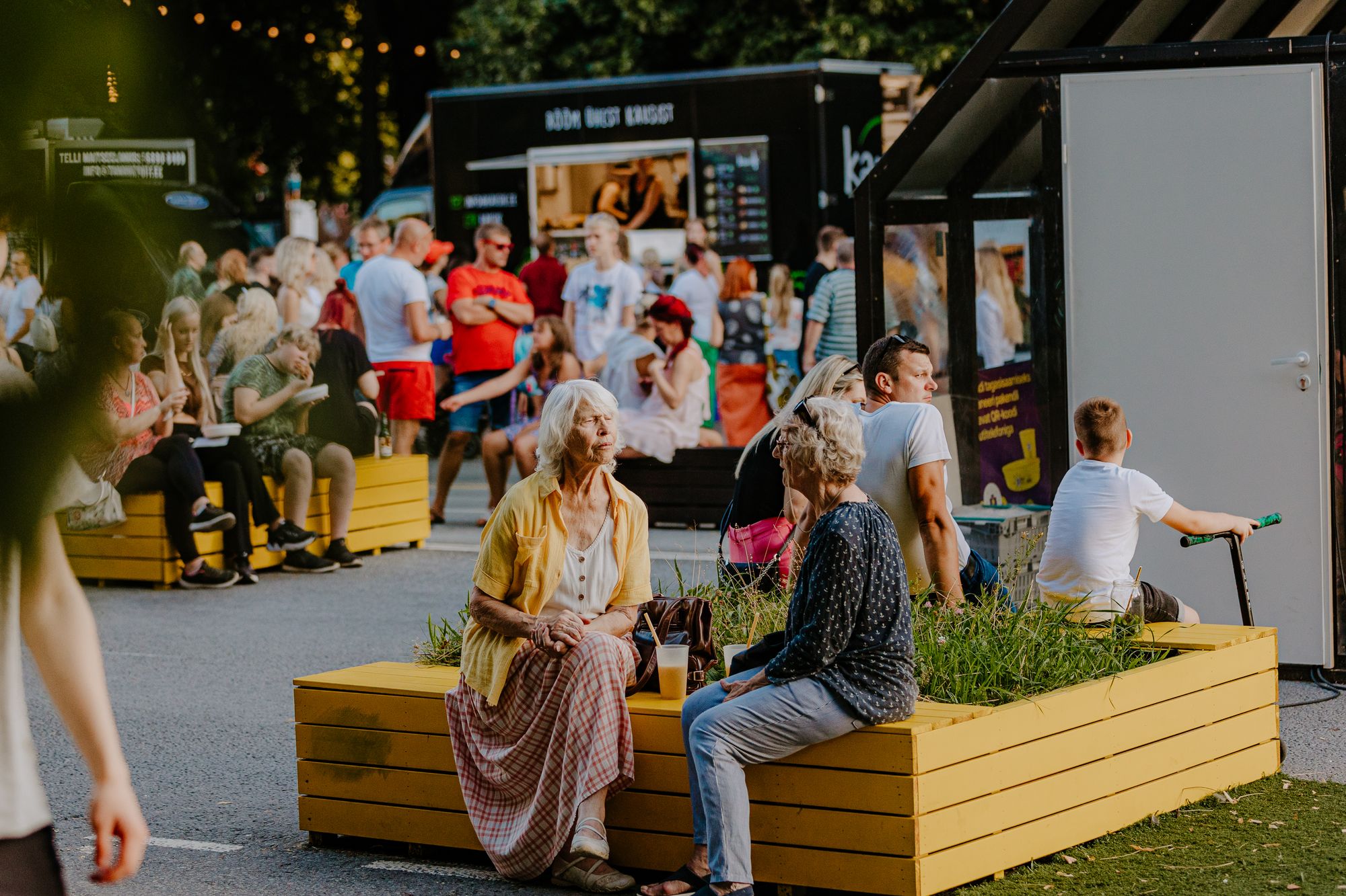 People at Tartu's Food and Wine Festival