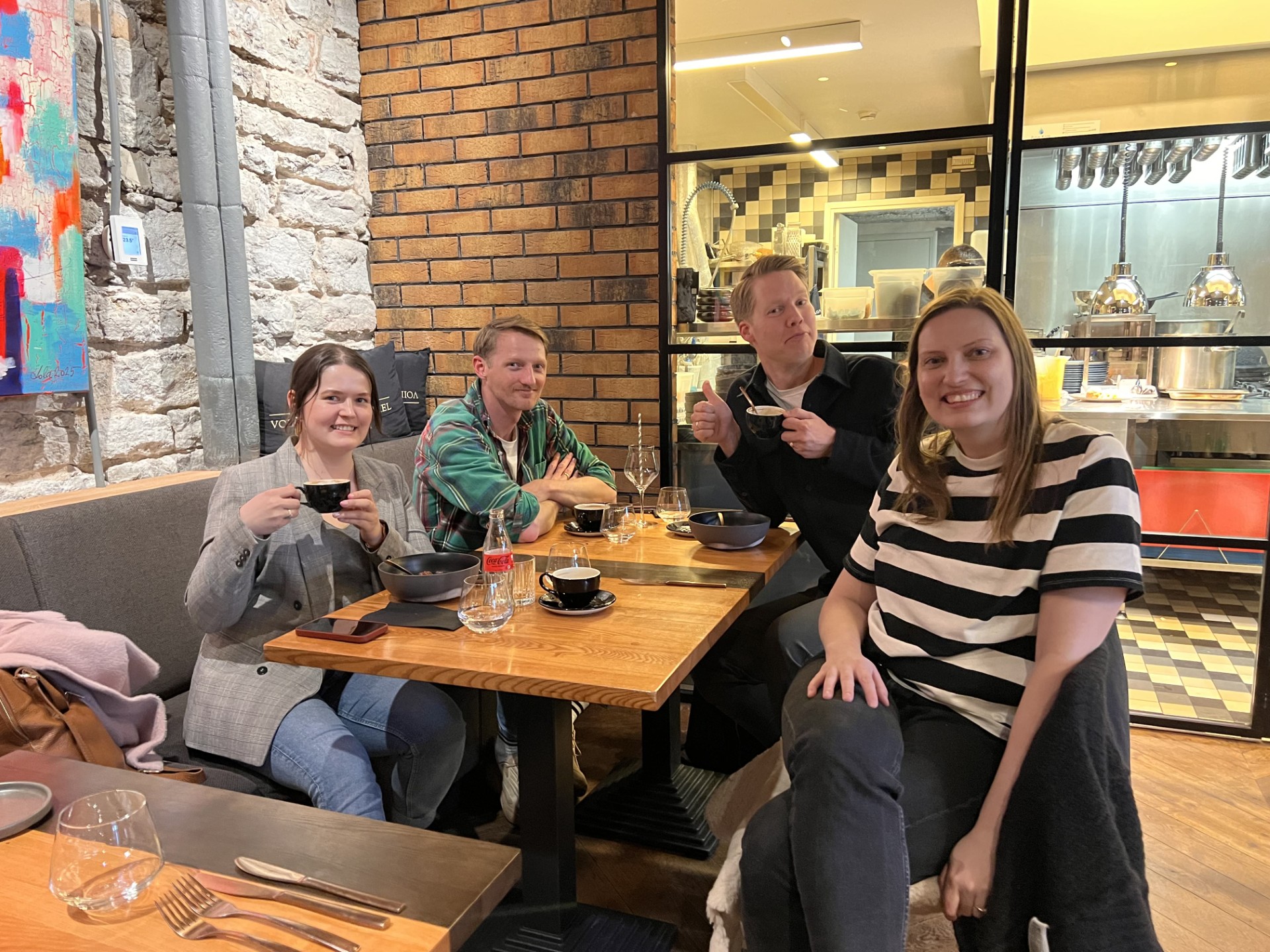 Jane Skripitsõna ja mõjuisikud laua taga