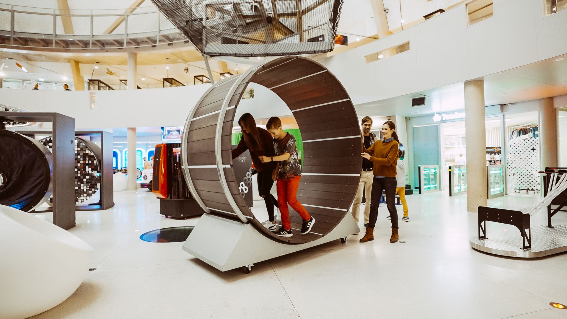 AHHAA teaduskeskuse sisevaade