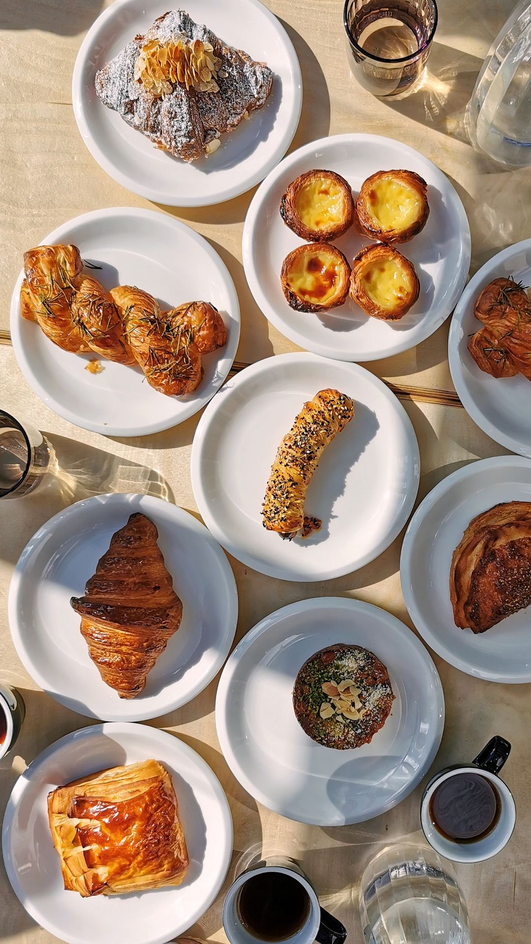 Estnisches Frühstücksgebäck in der Bäckerei „Karjase sai“ in Kopli, Tallinn