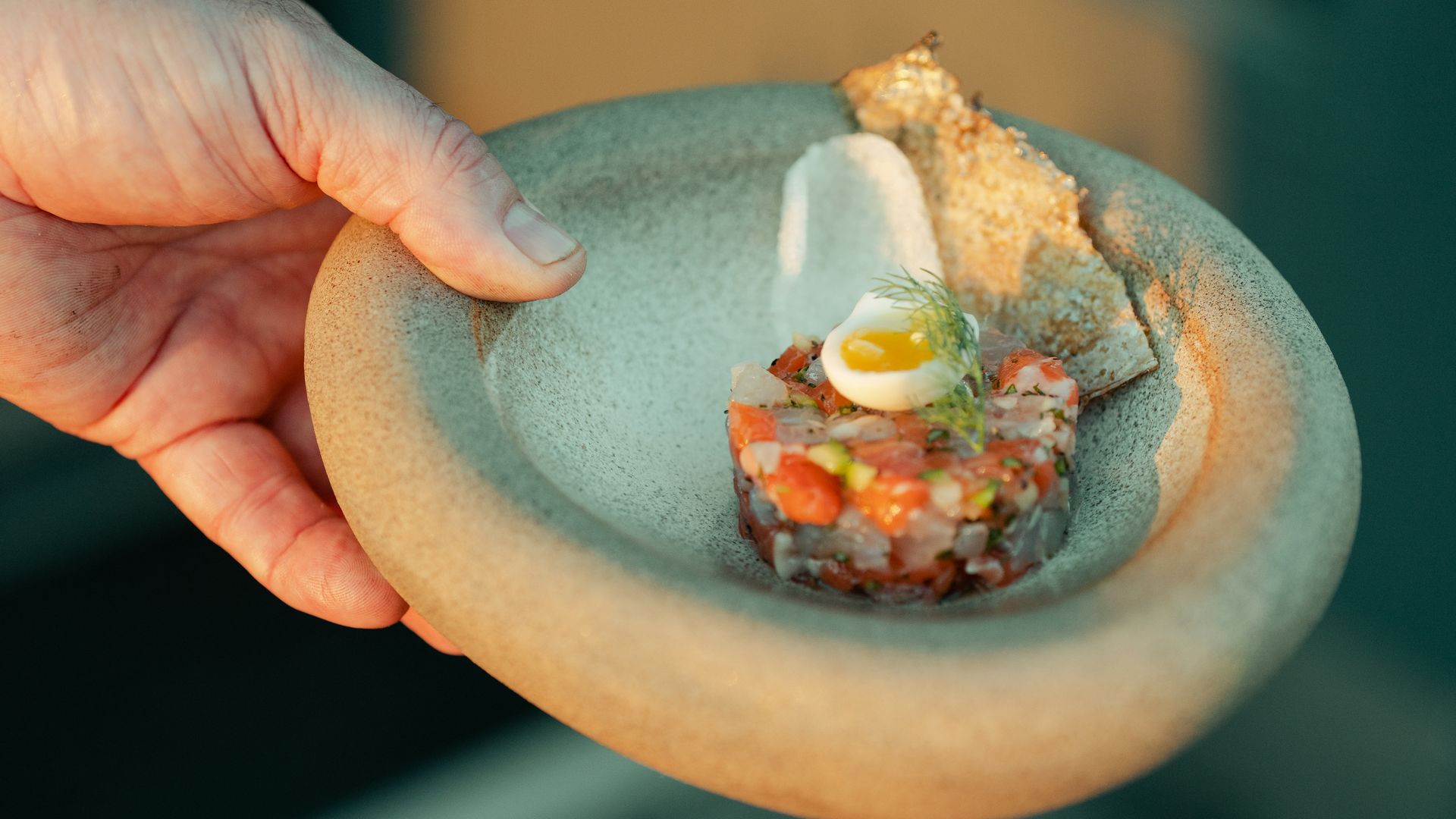 Ein buntes Amuse Gueule aus Fisch und Ei