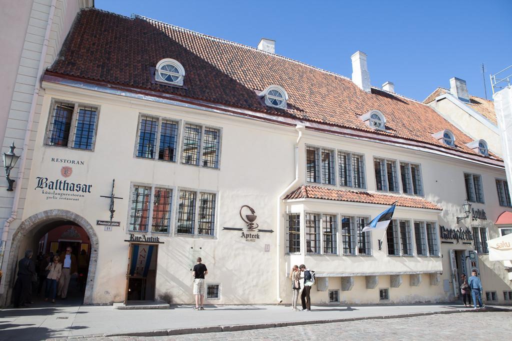 Spaziergang mit Führer in der Altstadt Tallinns und eine Rundfahrt in  Kadriorg und Pirita