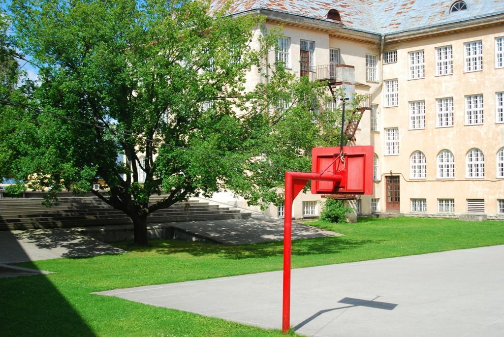 Das Gebäude des Läänemaa Einheitsgymnasiums