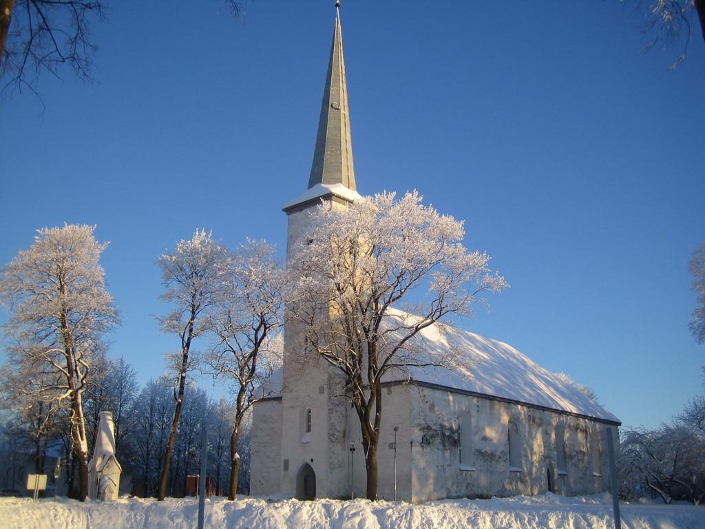 Michaelskirche von Jõhvi und Museum