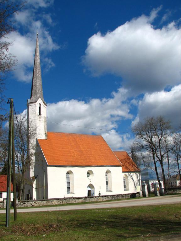 Die Kirche in Väike-Maarja