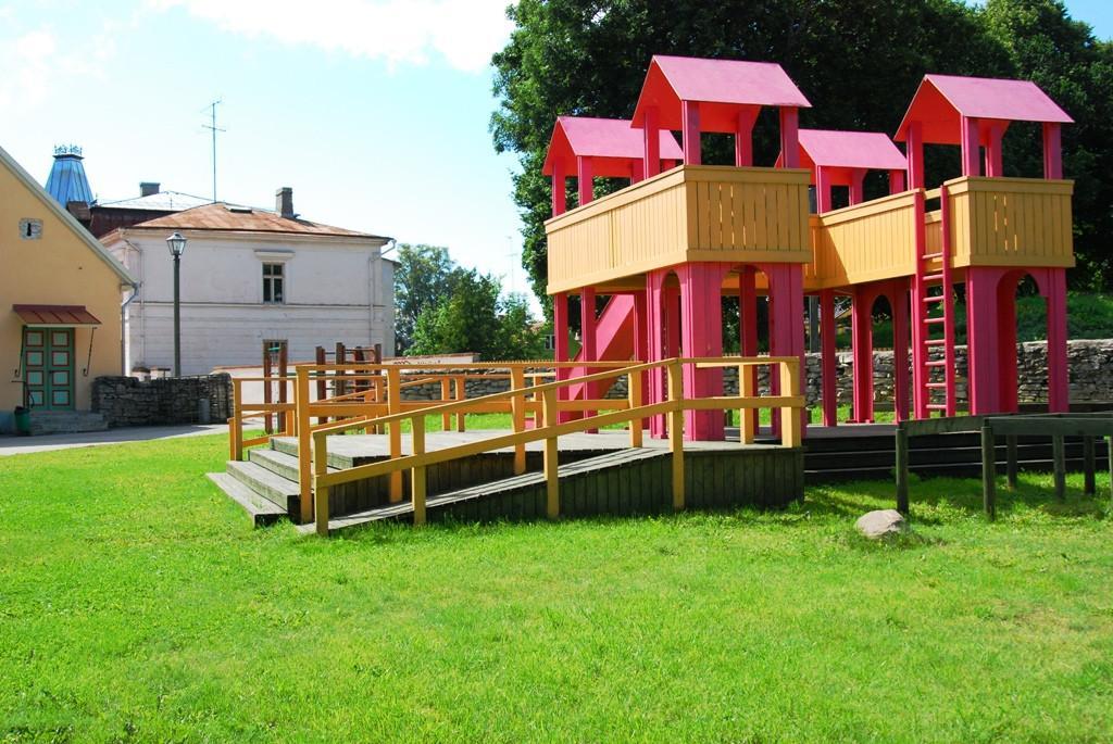 Ilons Spielzimmer und Kinderpark in Haapsalu