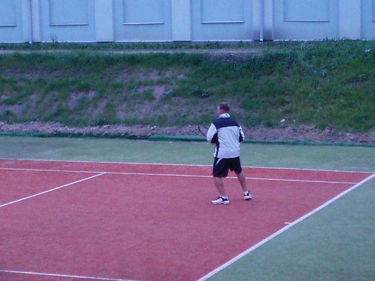 Valtu Spordimaja tenniseväljak