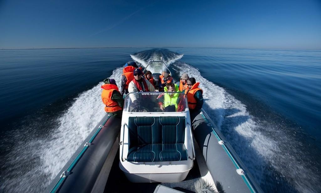 Meeressafari auf die Insel Naissaar und eine Lastwagenfahrt auf der Insel