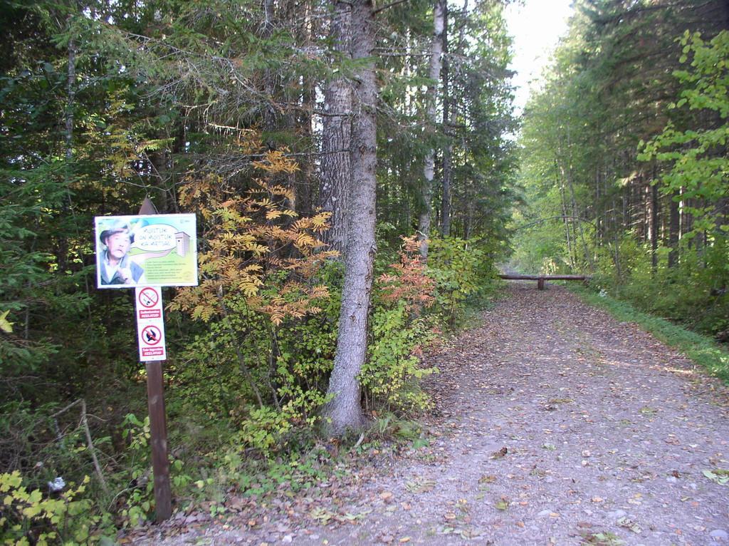 Study trail at Lake Parika Väikejärv