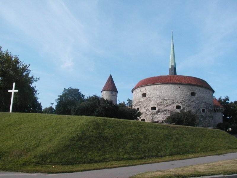 Tallinn City Tour Hop On Hop Off. Red Line – city centre