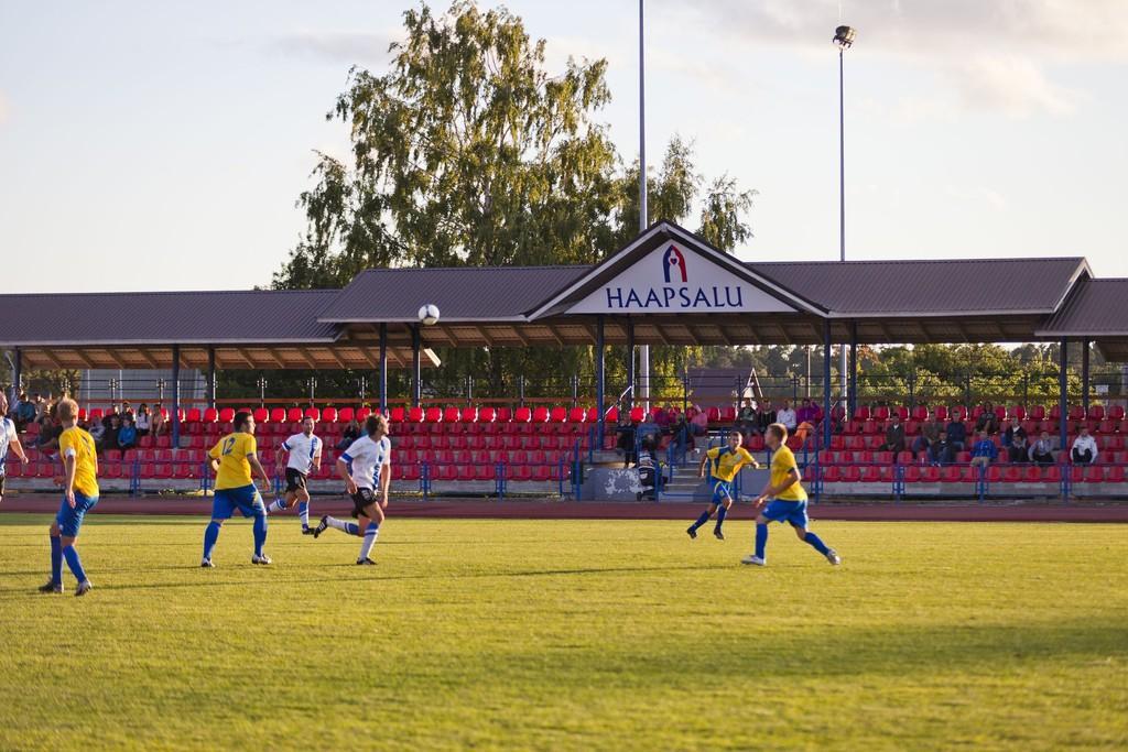 Hāpsalu Sporta nams un stadions