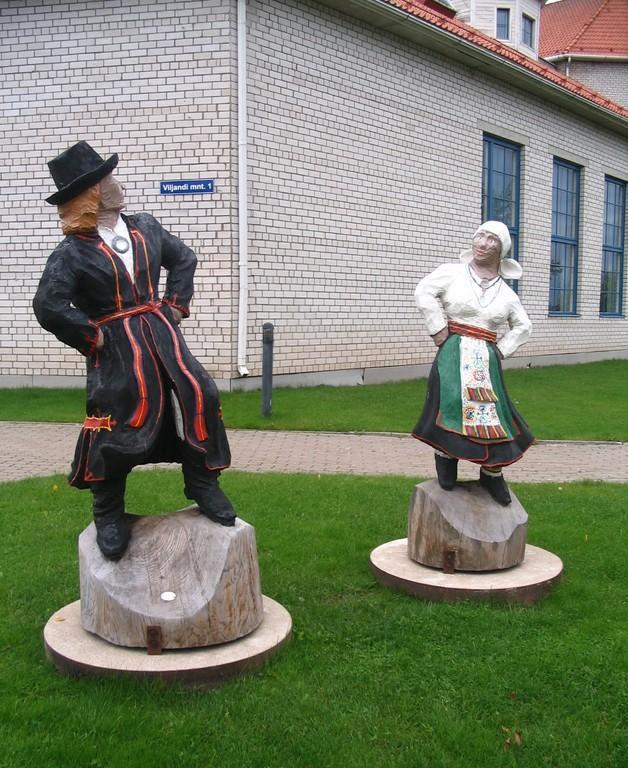 Wooden sculptures in Mulgimaa