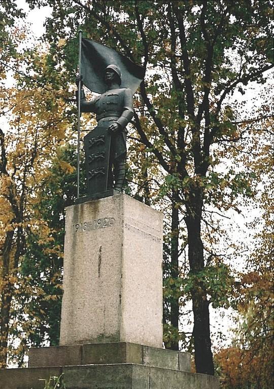 Vabadussõjas langenute mälestussammas Tarvastus