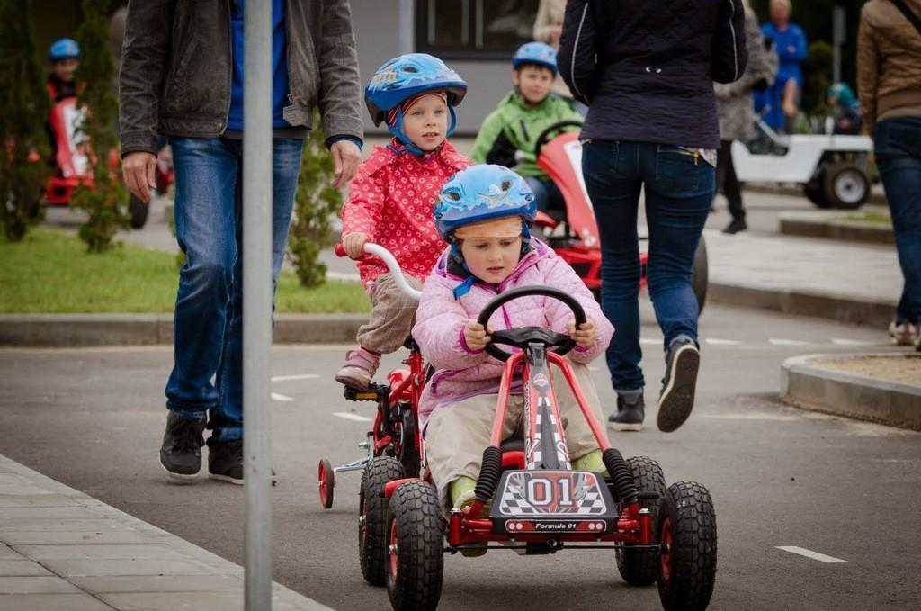 Satiksmes pilsētiņa un spēļu māja Laitses Rallija Parkā