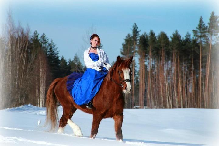 Horseback riding at the Club on Six Feet