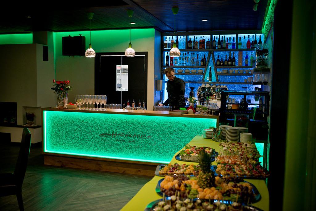 Harakapesa kohvik-pubi (Kahvila-pub Harakapesa)