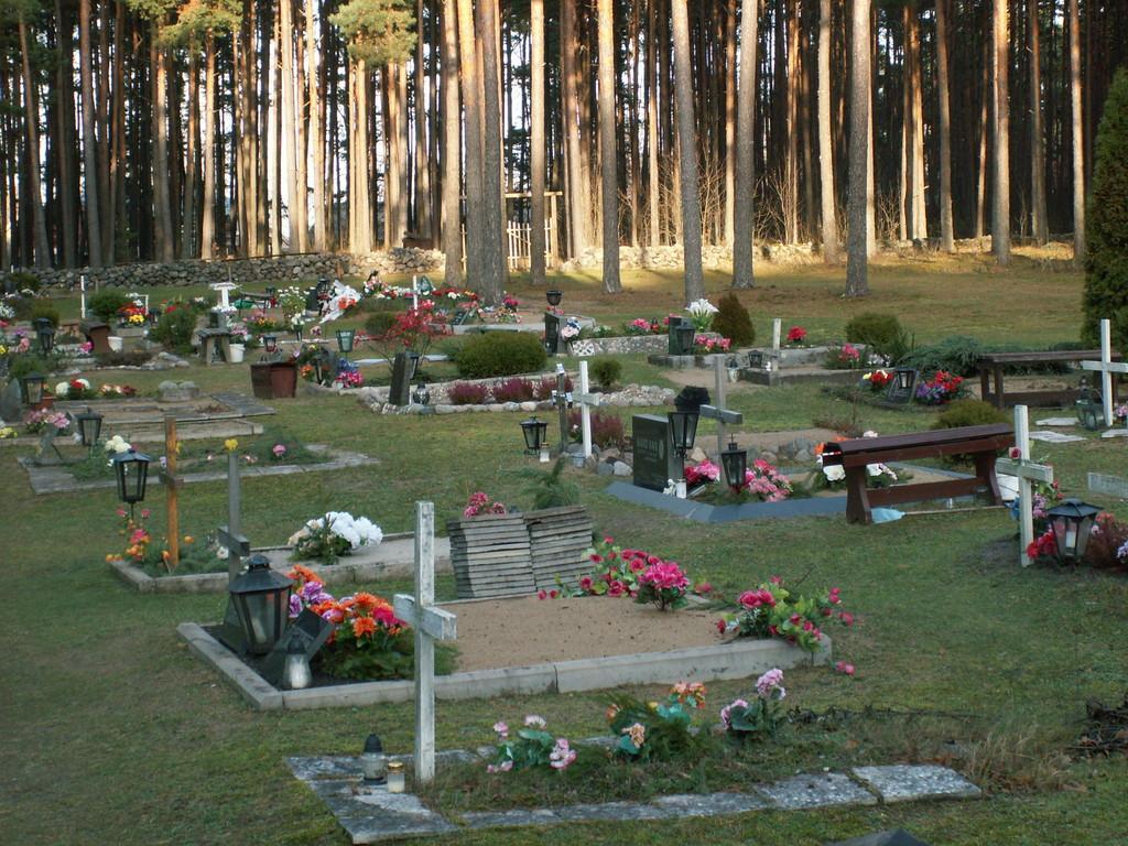 Friedhof auf der Insel Kihnu