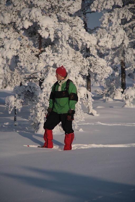 Snowshoeing in Sirtsi mire in Alutaguse