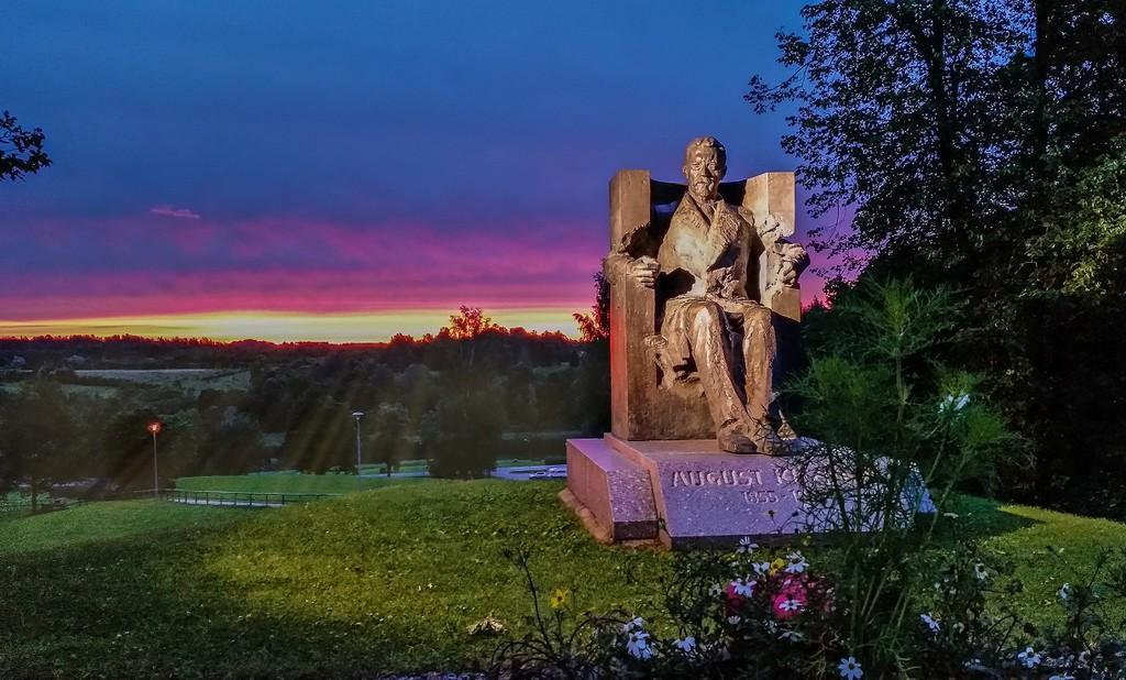 August Kitzbergi monument