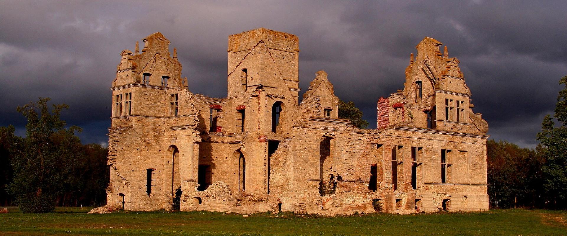 Die Ruinen des Schlosses Ungru