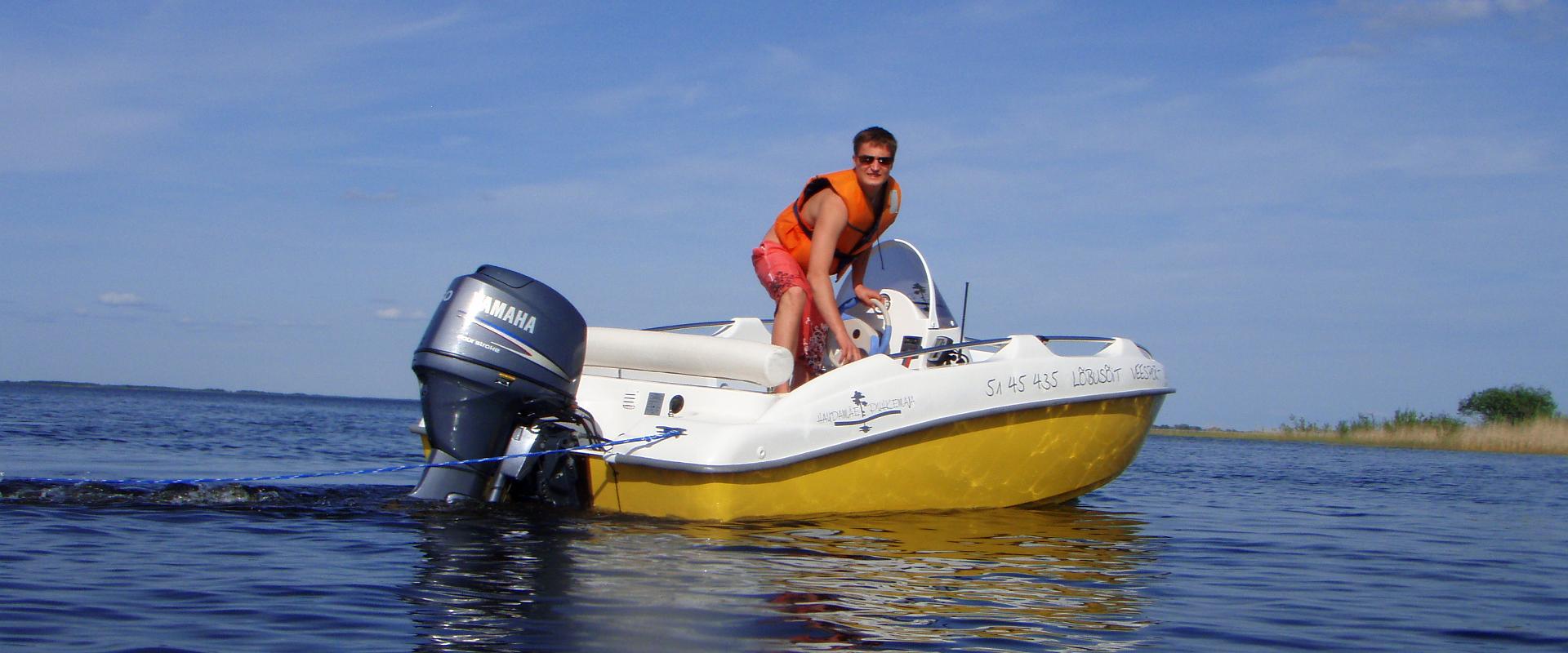 Motorbootfahrt auf dem Peipussee