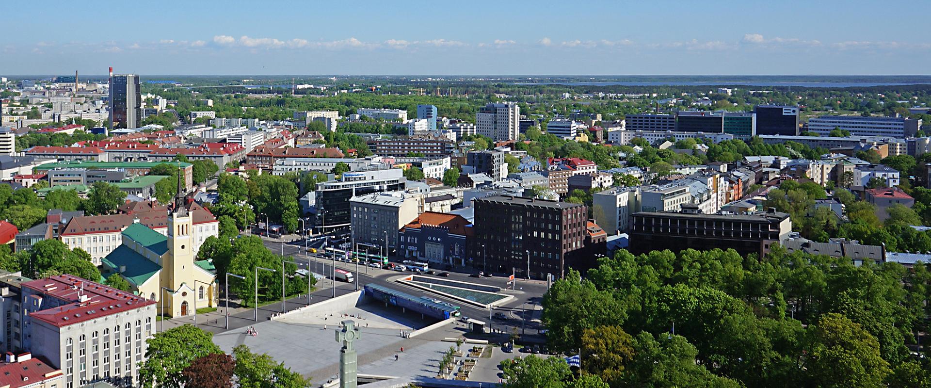 Vapaudenaukio ja vapaussodan muistomerkki Tallinnassa